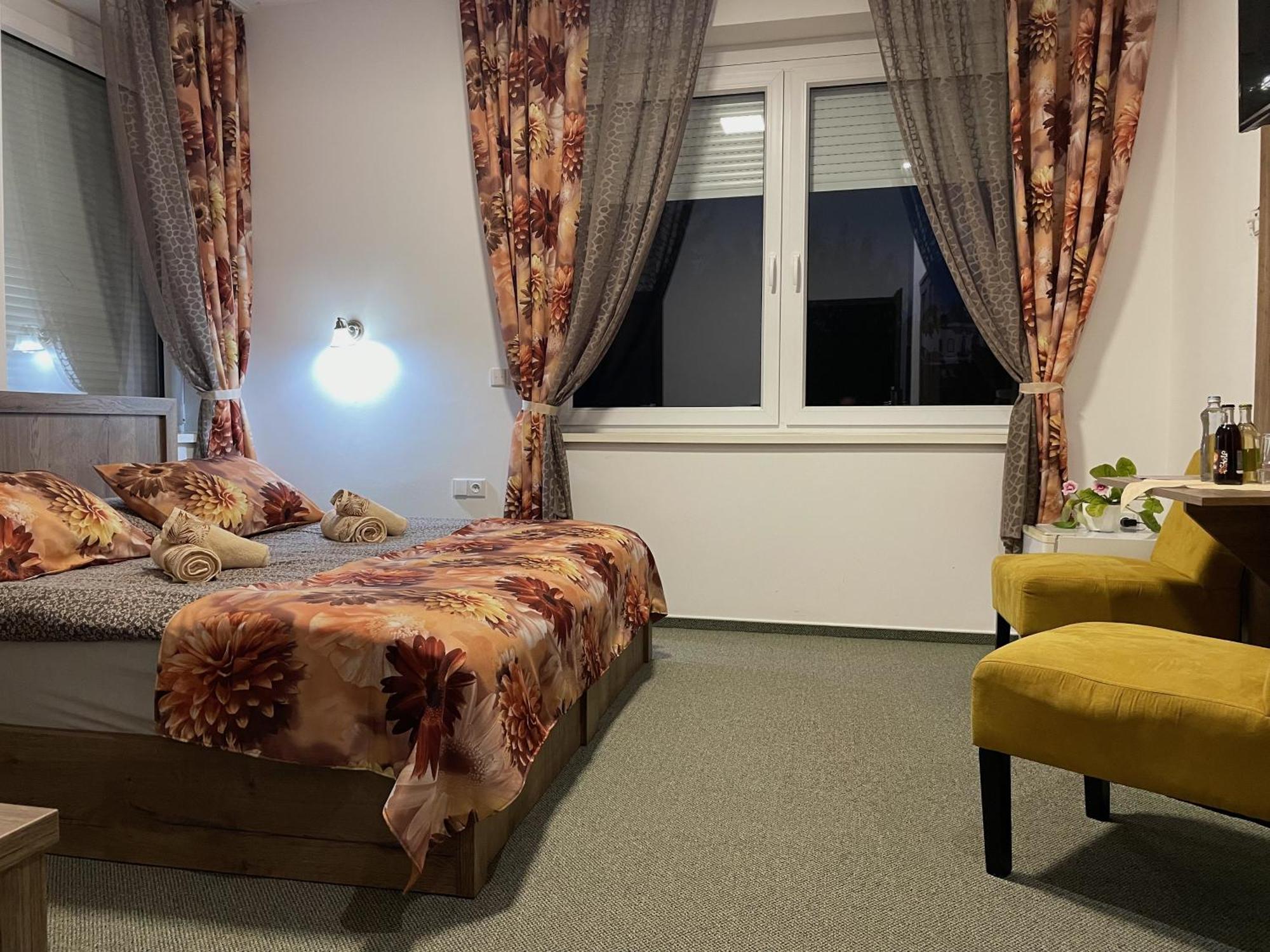 Hotel Herman Rychnov nad Kneznou Buitenkant foto